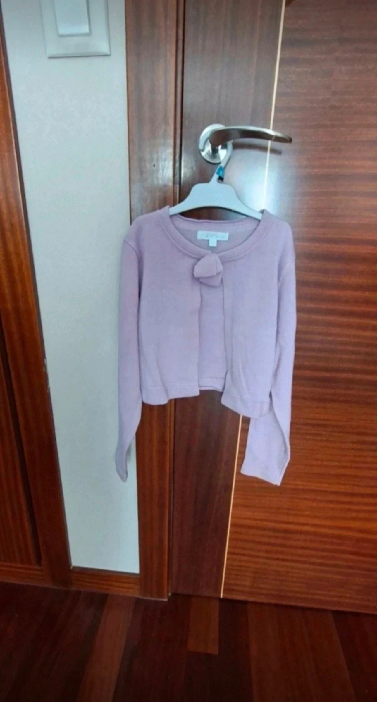Jersey abierto de niña, talla 6 años. Color lila.